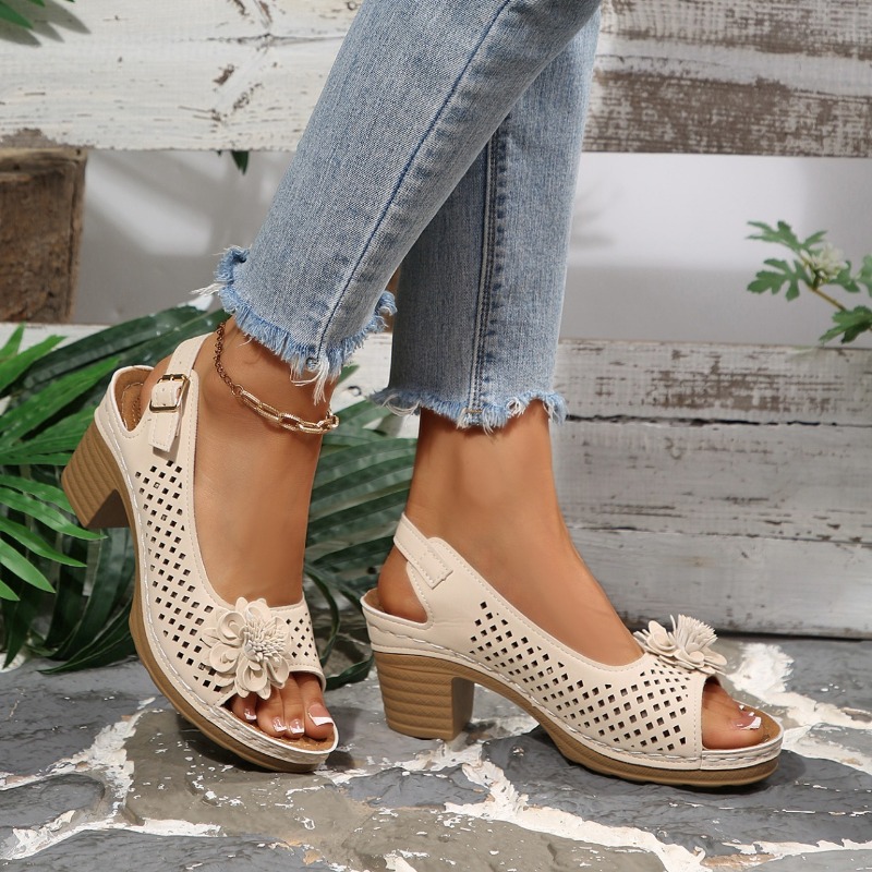 여성 청키 힐 샌들 여름 2026 패션 플라워 데코 홀 - Ankle Strap Heels 리뷰 및 가격