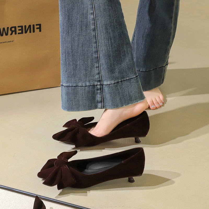 한국적인 감성의 스웨이드 스틸레토 싱글 슈즈, 포인티드 - Ankle Strap Heels 리뷰 및 가격